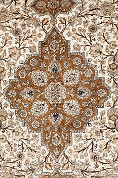 MATTO, semi-antique silk Qum, ca 269,5 x 179,5-182 cm  (as well as 1 and 2 cm flat weave at the ends).