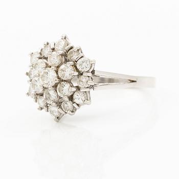Ring 18K white gold set with brilliant-cut diamonds.