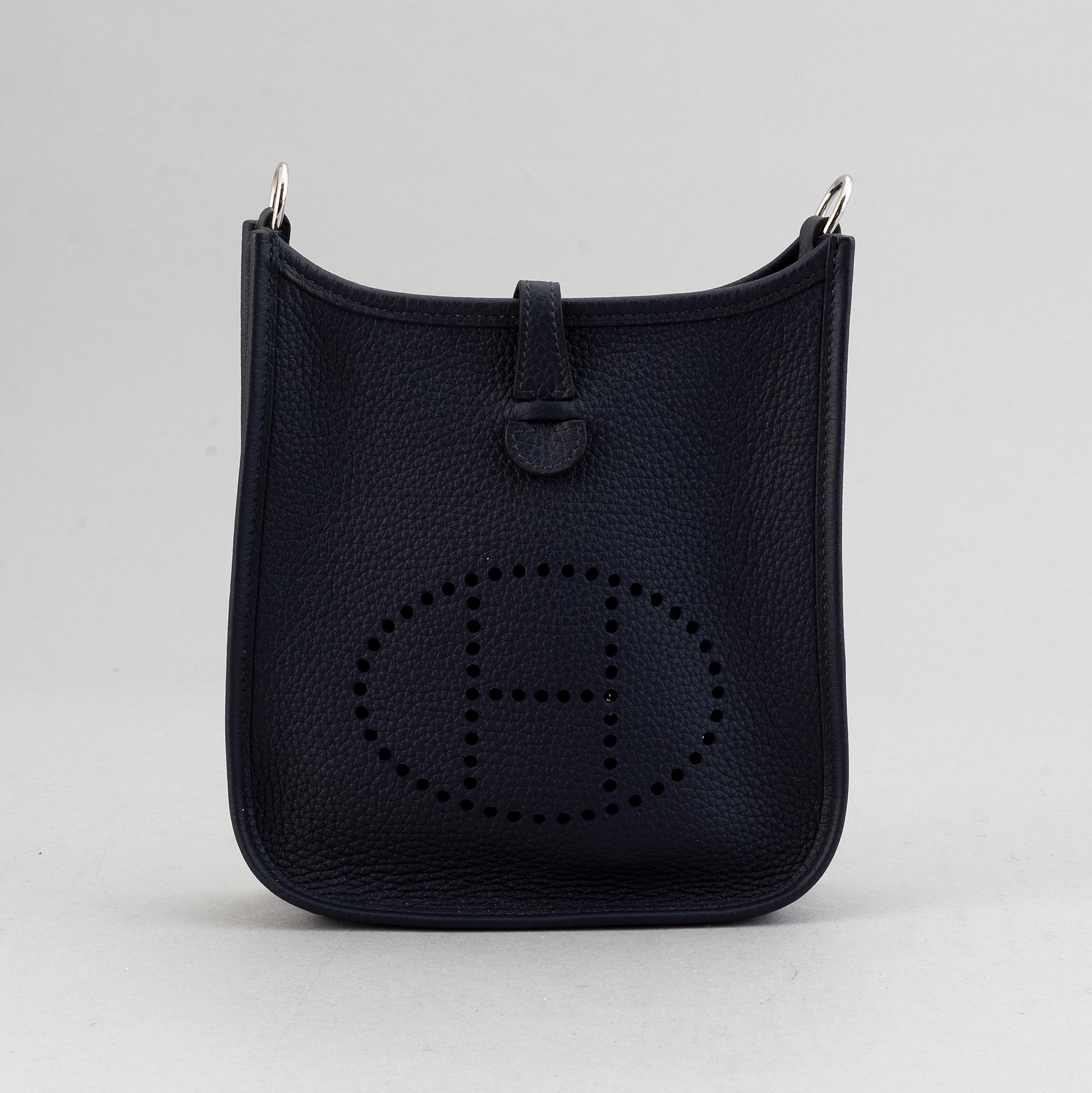 Hermès, an 'Evelyn' leather handbag.