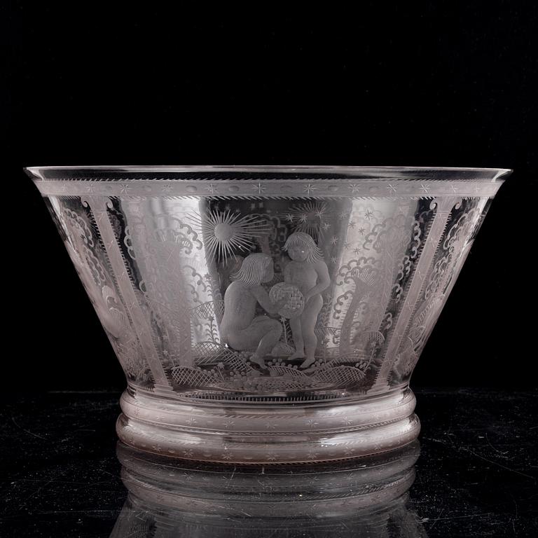 Edward Hald, an engraved glass bowl, Orrefors, 1920, model 147, provenance Edward Hald.