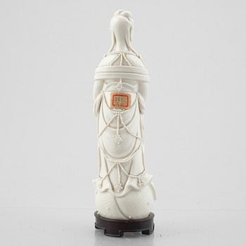 A Chinese blanc de Chine porcelain Guanyin figure, 20th century.