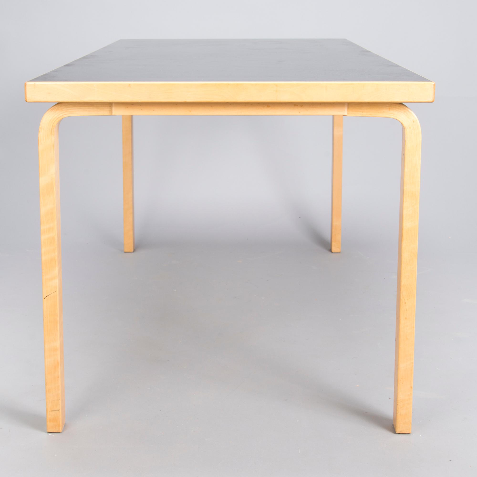 ALVAR AALTO, PÖYTÄ, malli 81A, Artek, 1900-luvun loppu.