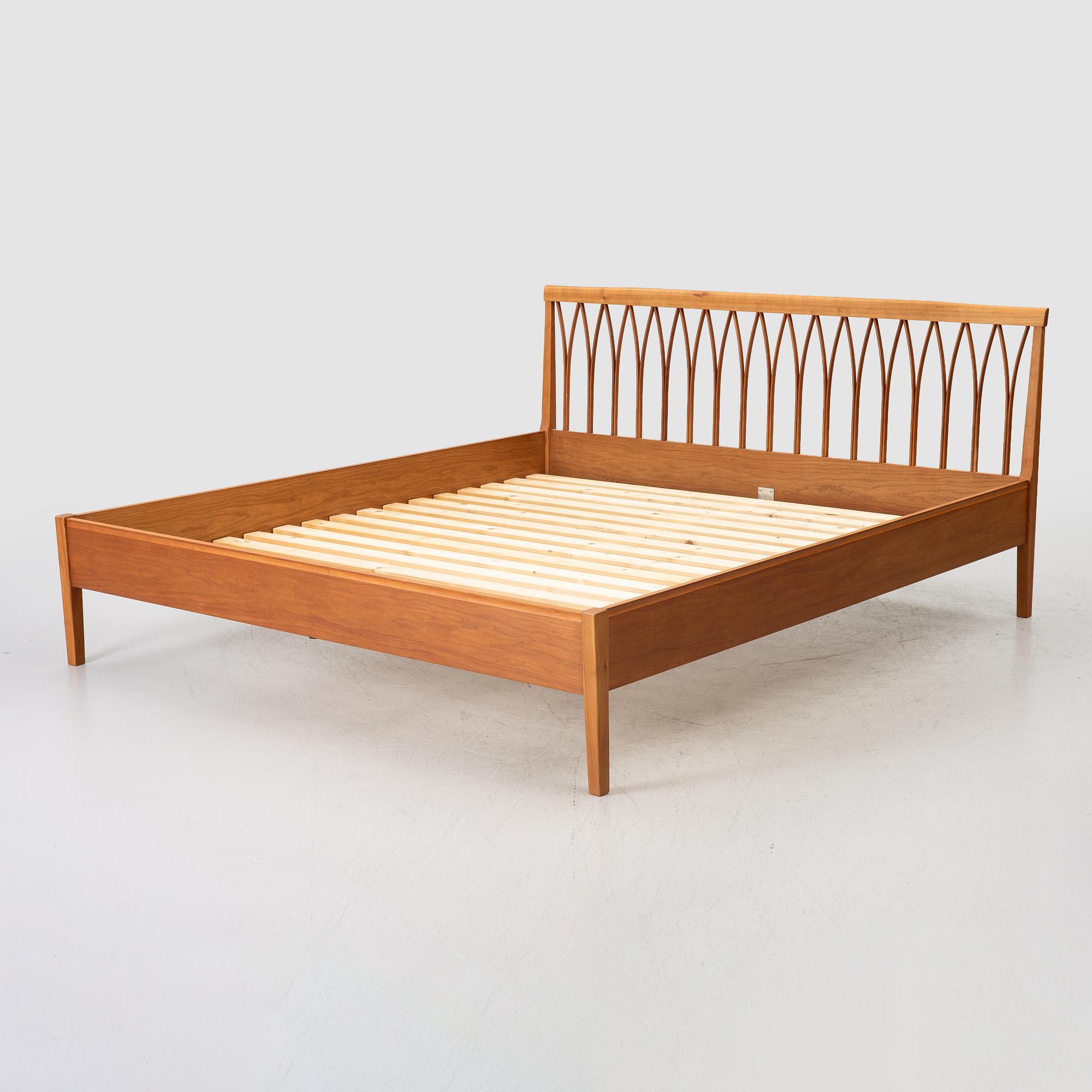 Carl Malmsten, Bed frame, 'Guldheden', Åfors Möbelfabrik, latter half of the 20th century.