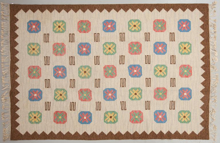 MATTA, rölakan, 1900-talets mitt/andra hälft. Ca 325 x 219 cm.