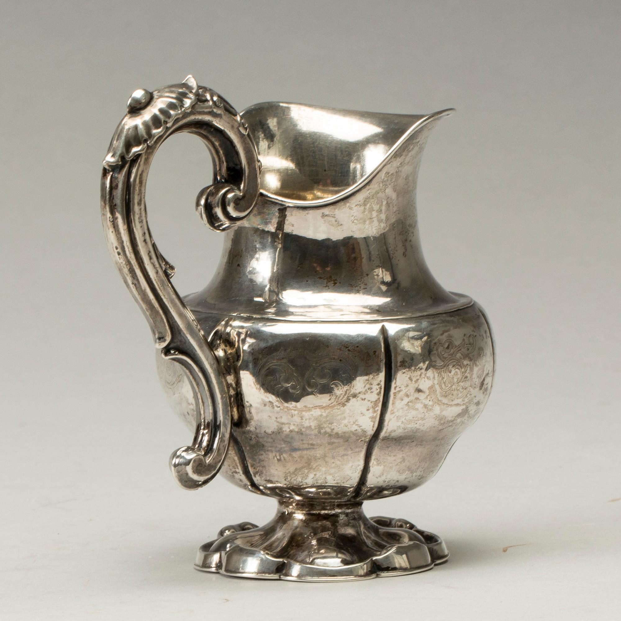 MJÖLKKANNA, silver, nyrokoko, Bror Eric Skogsborg, Eskilstuna. 1861. Vikt ca 150 g.