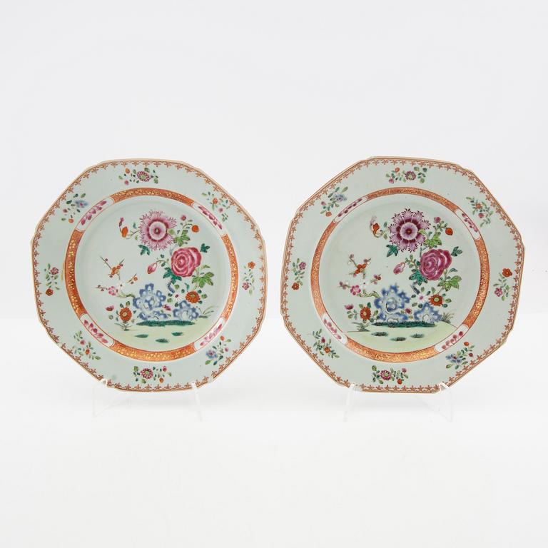 A set of three famille rose plates, Qing dynasty, Qianlong (1736-95).