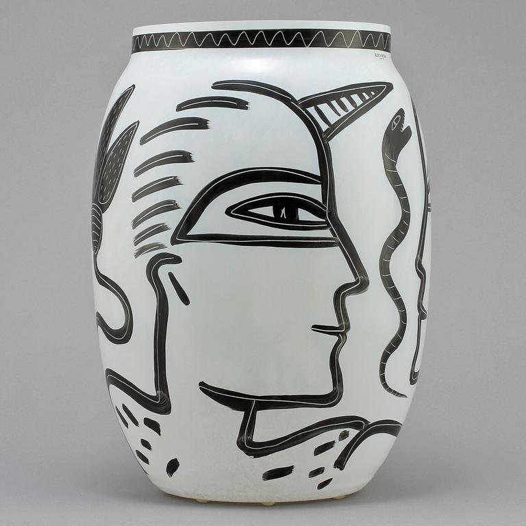 VAS, glas, Ulrica Hydman-Vallien, Kosta Boda, 1900-talets fjärde kvartal.