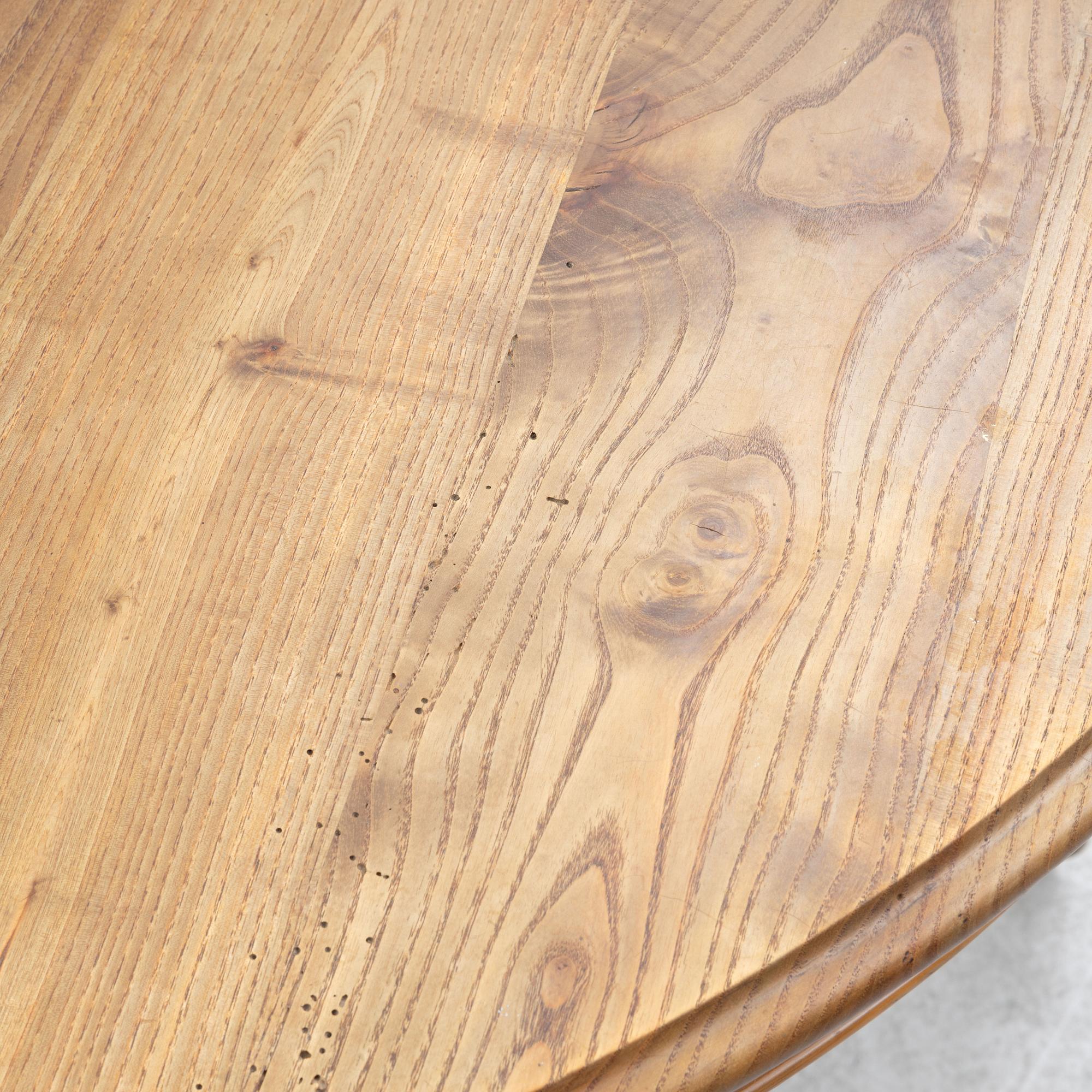 Dining table, 19th century.