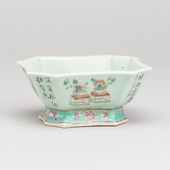 SKÅL, porslin, Kina, Tung-Chin, 1800-talets andra hälft.