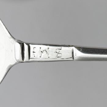 A Scandinavian 17th/18th century silver spoon.