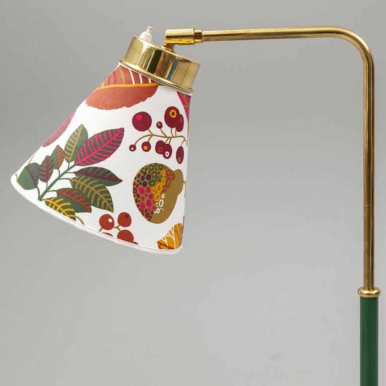 JOSEF FRANK, a pair of model 1842 floor lights, Firma Svenskt Tenn.