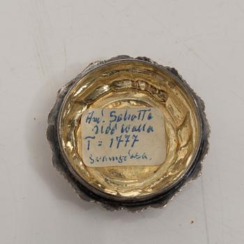 Kyrkdosor, 2 st, silver, Anders Schotte, Uddevalla 1777 och Johan Malmstedt, Göteborg 1816.