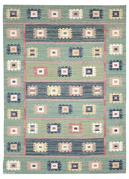 800. RUG. "Grön äng". Rölakan (flat weave). 240 x 171 cm. Signed AB MMF (AB Märta Måås-Fjetterström).