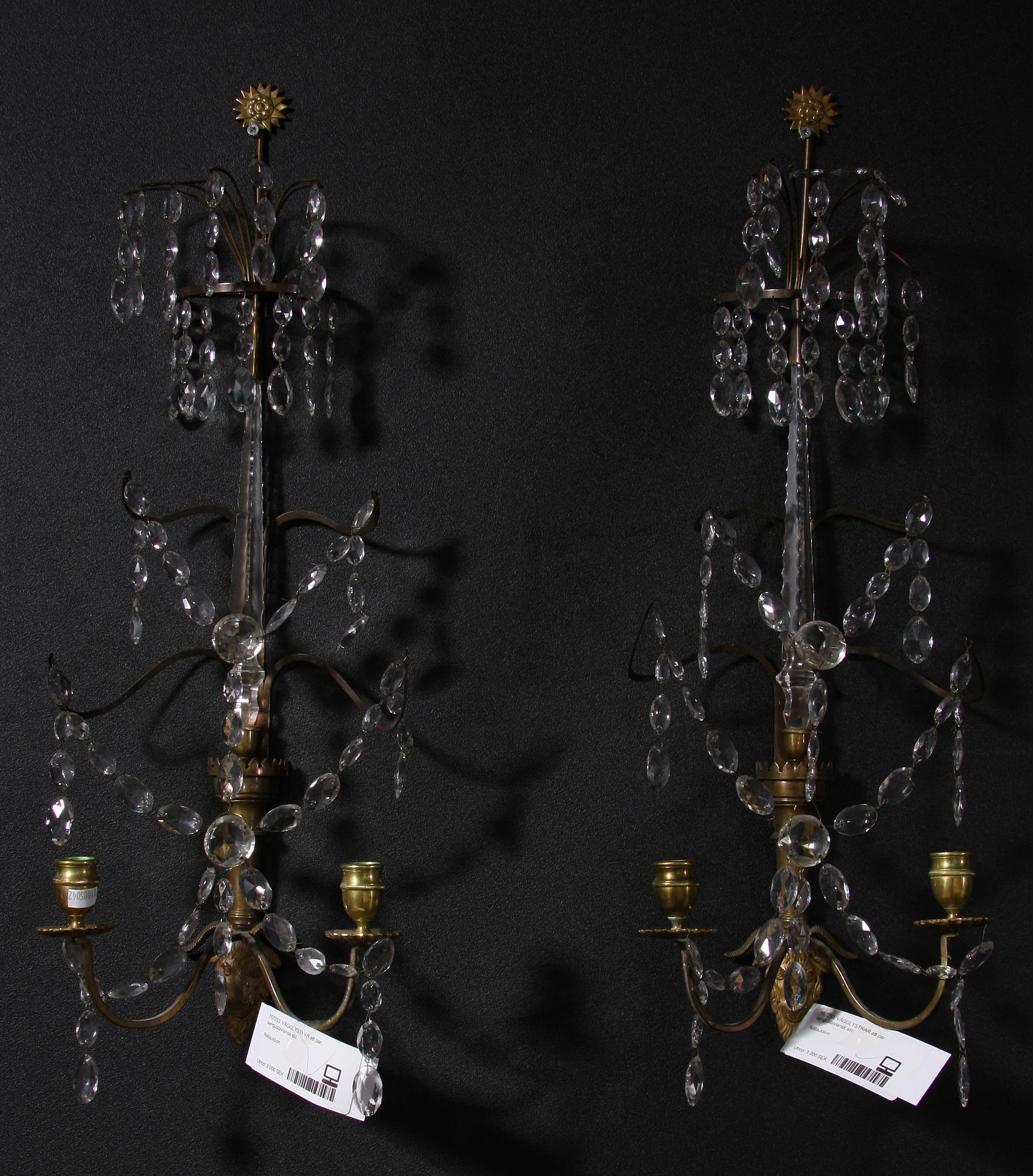 VÄGGLYSTRAR ett par, sengustaviansk stil. 1900-tal.