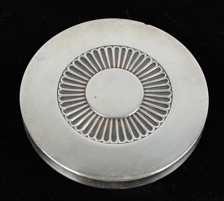 PUDERDOSA, sterling silver, Sigvard Bernadotte, Georg Jensen, Danmark, efter 1945. 120 g.