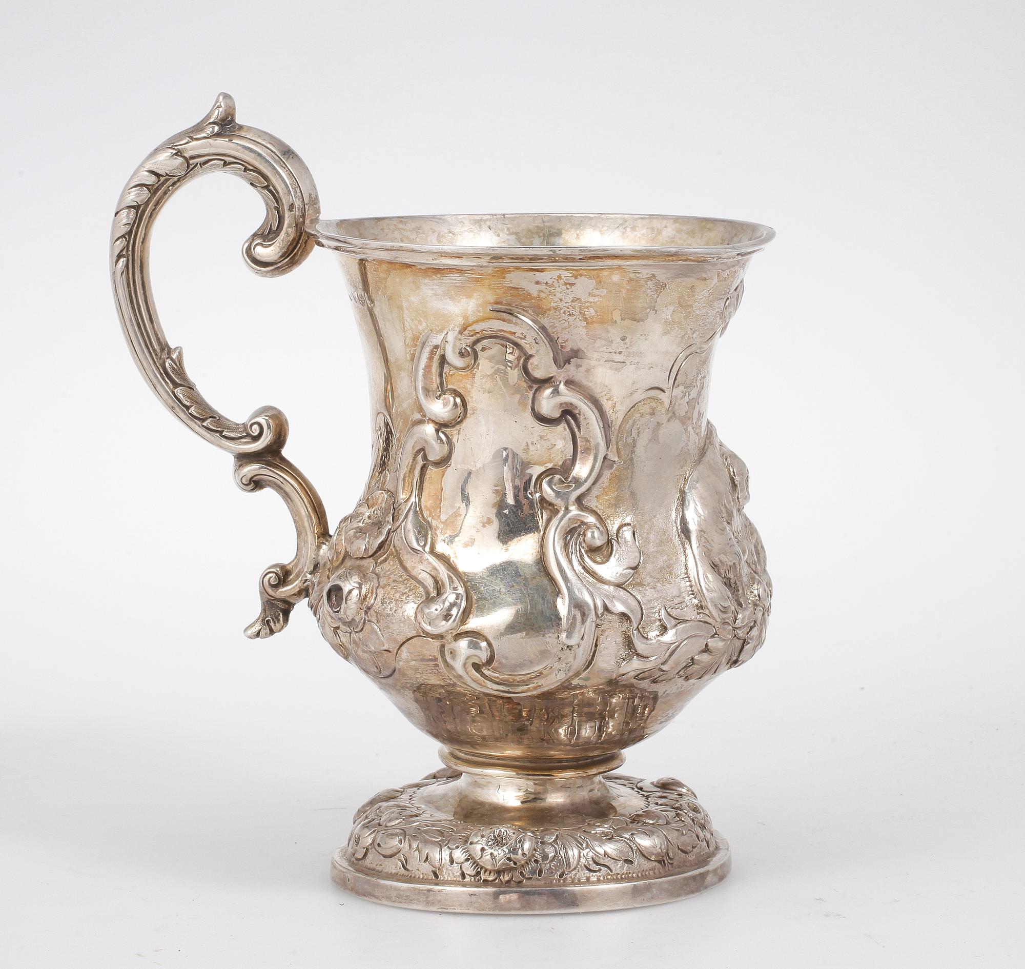 BÄGARE, silver, nyrokoko, London 1853. Vikt 249 gram.