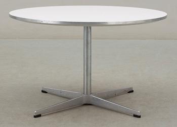 BORD, Arne Jacobsen för Fritz Hansen, Danmark. Etikettmärkt.