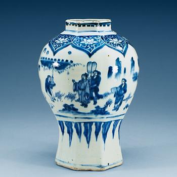 1783. URNA, porslin. Transition, 1600-tal.