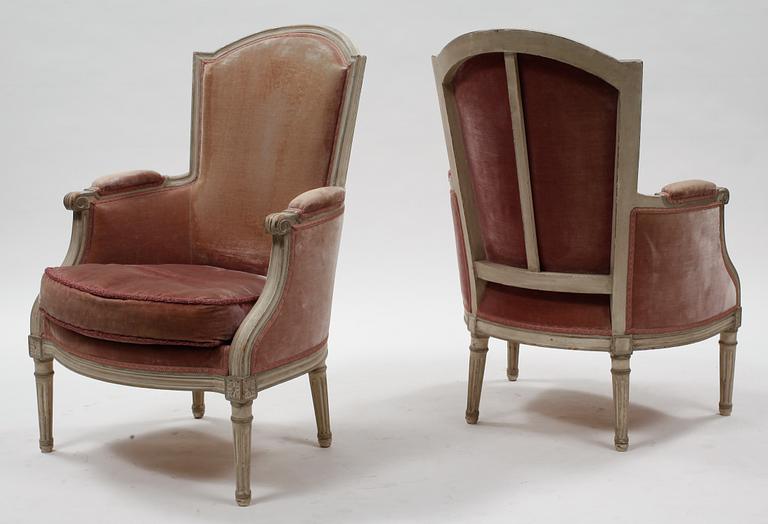 BERGERER, ett par, gustaviansk stil, 1900-talets första hälft.