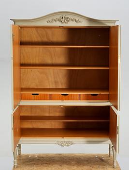 SKÅP, gustaviansk stil, Alsterbro möbeltillverkning, 1900-talets andra hälft.