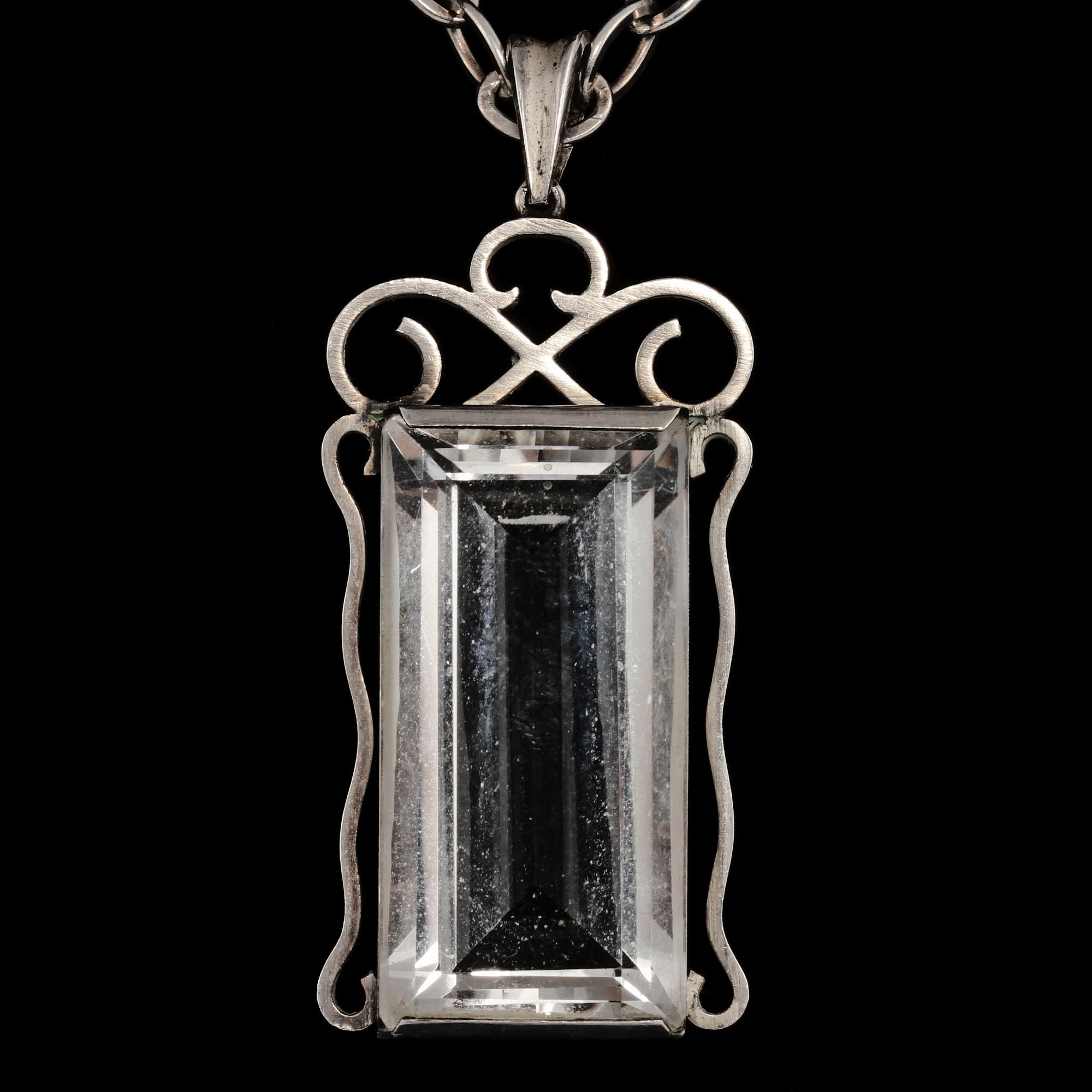 HÄNGE, silver med fasettslipad bergskristall, Stigbert för Heribert Engelbert, Stockholm, 1943. Vikt 27 g.