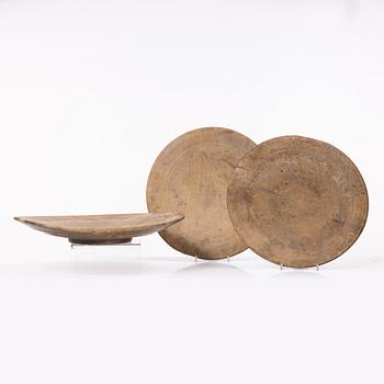 Three folk art dishes, 19th century.
