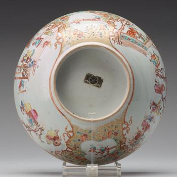 A large famille rose punch bowl, Qing dynasty, Qianlong (1736-95).