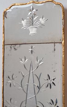 Spegellampetter, för två ljus, ett par, av Nils Sundström (spegelmakare i Stockholm 1754-1781), Rokoko.