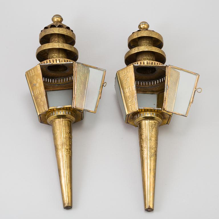 A pair of late 20th century wall lamps.