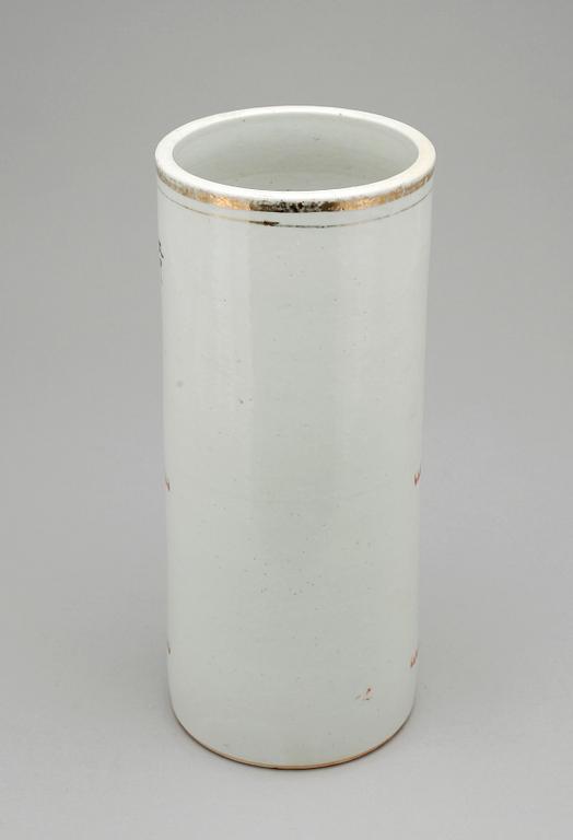 PENSELVAS och BOJAN, Kina, porslin, 1900-talets första hälft.