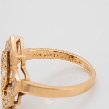 Van Cleef et Arpels ring 18K guld med runda briljantslipade diamanter totalvikt ca 0.40 ct.