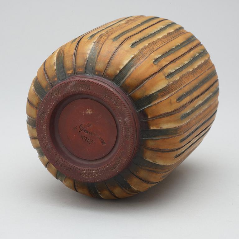 A Wilhelm Kåge 'Farsta' stoneware vase, Gustavsberg Studio 1954.