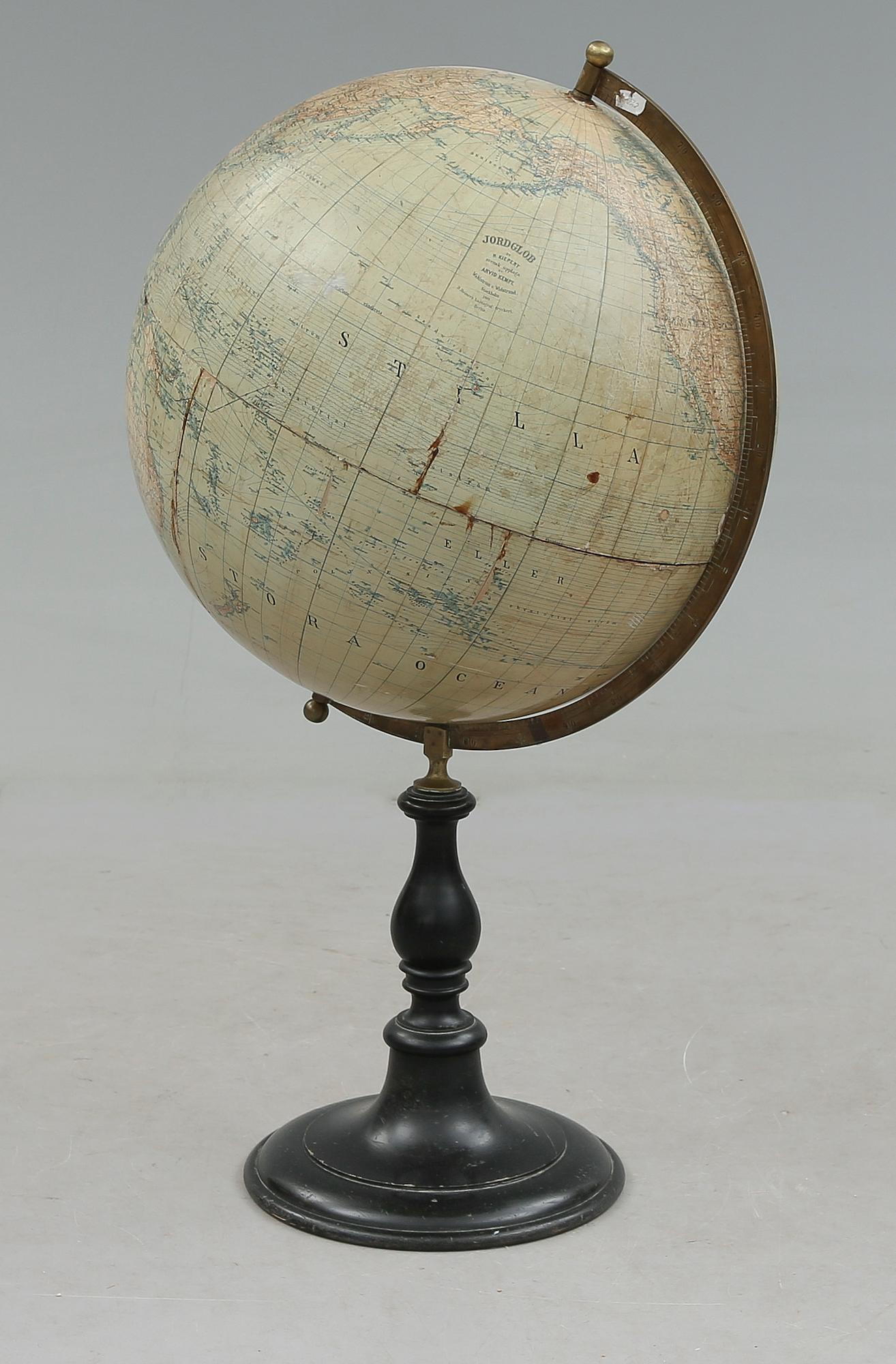 JORDGLOB, golvmodell, Arvid Kempe, Wahlström & Widstrand 1909. Höjd ca 96 cm.