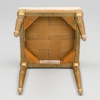 TABURETT, sengustaviansk, omkring 1800.