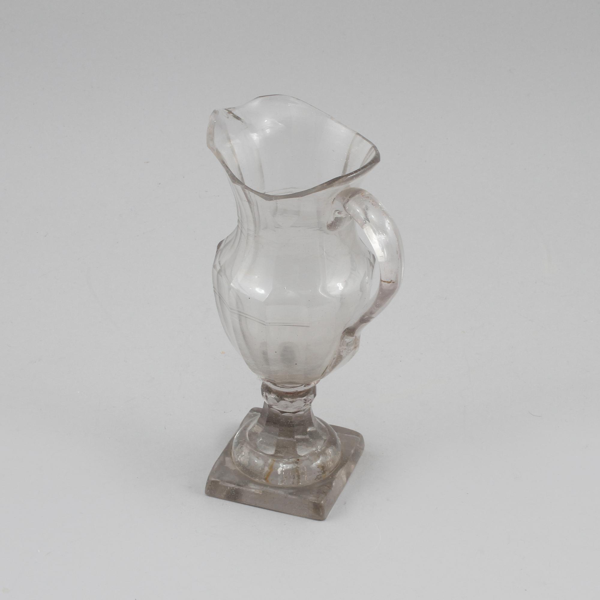 GRÄDDKANNA, glas, 1800-talets första hälft.