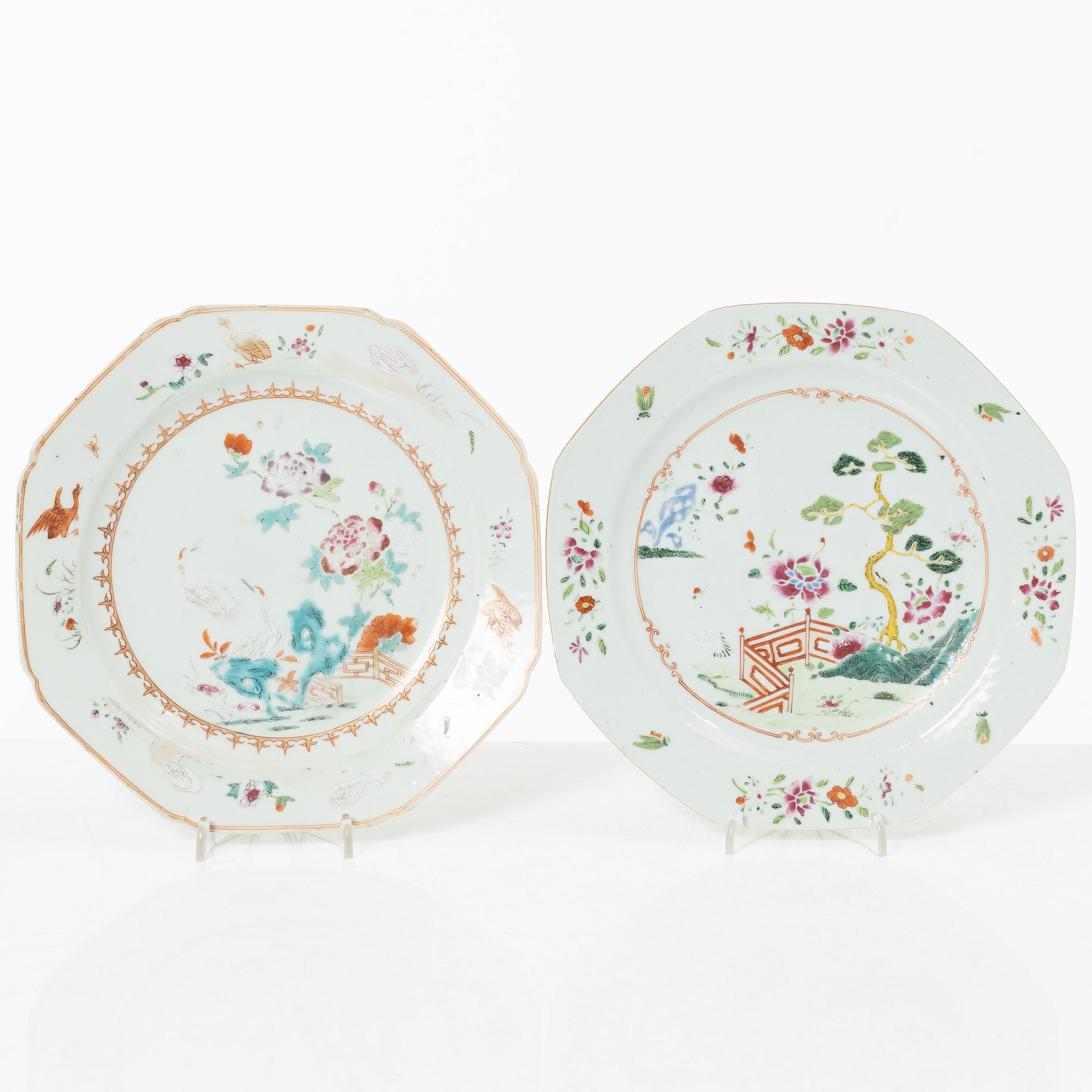 Tallrikar, fem stycken, porslin, Kina, Qingdynastin, 1700-tal.