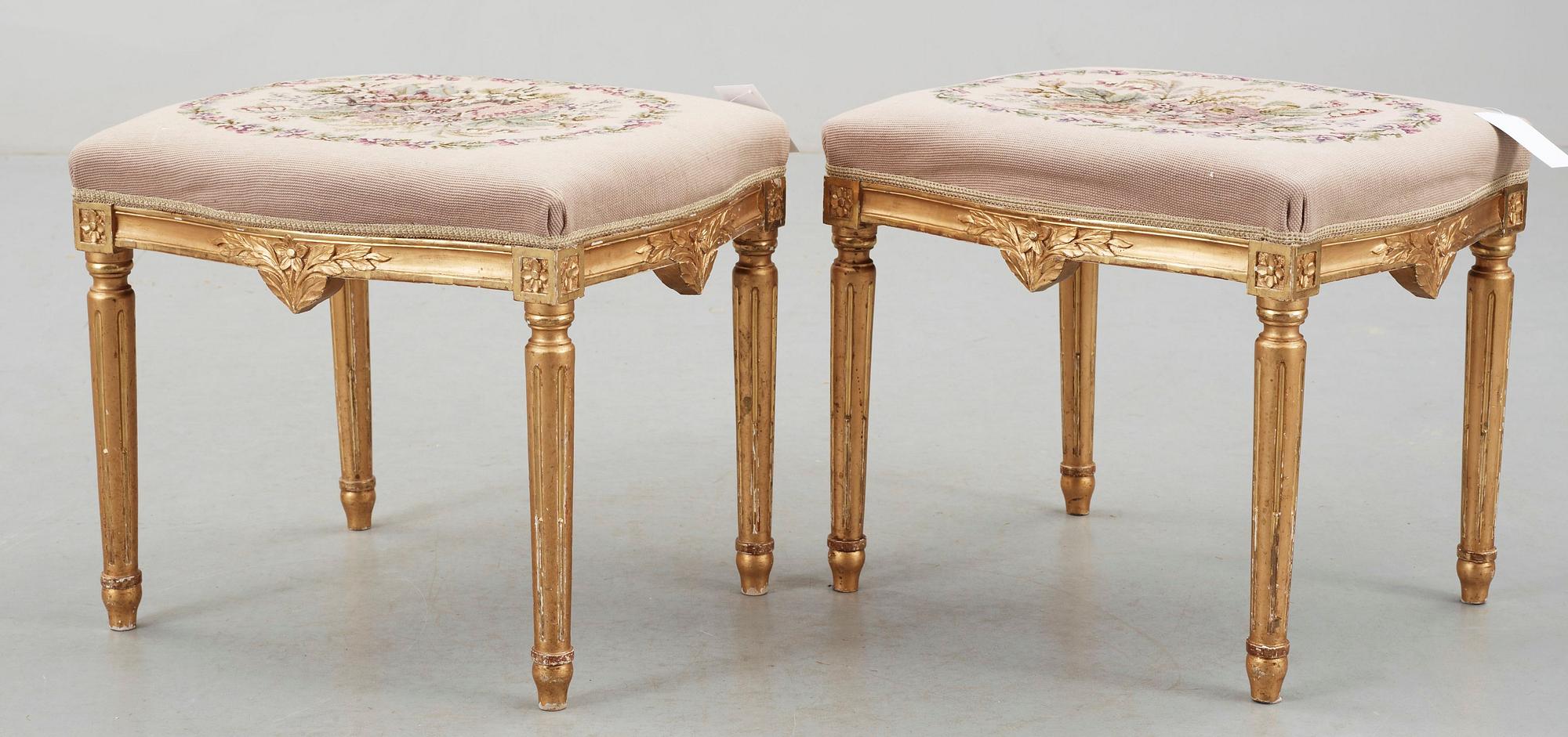 SALONGSGRUPP, 9 delar. Gustaviansk stil, 1900-talets mitt.