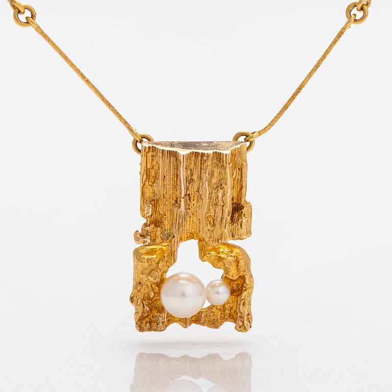 Björn Weckström, A 14K gold necklace 'Kelohelmet' with cultured pearls for Lapponia 1972.