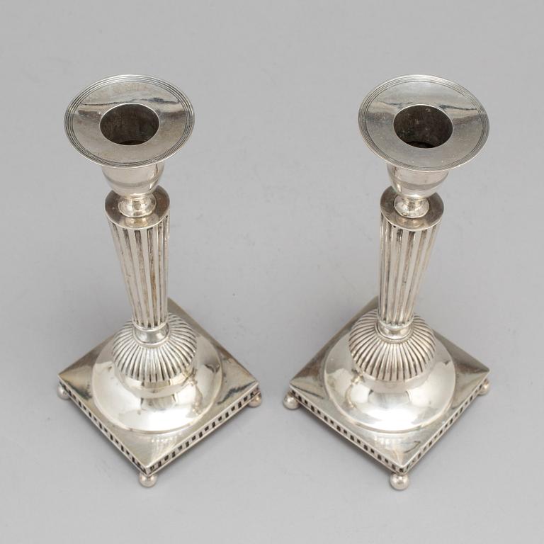 Petter Adolf Sjöberg, ljusstakar, ett par, silver, Stockholm 1813. Sengustavianska.