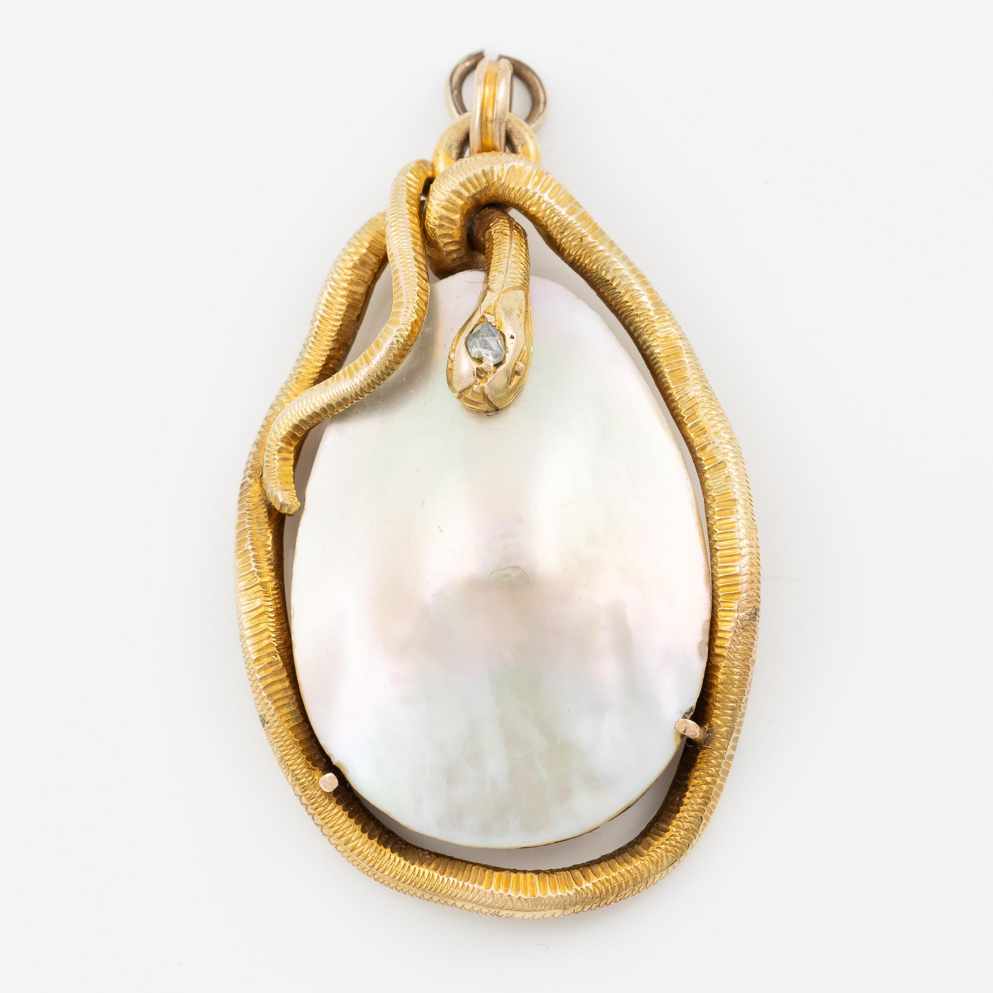 Hänge 14K guld med pärlemor och en rosenslipad diamant.