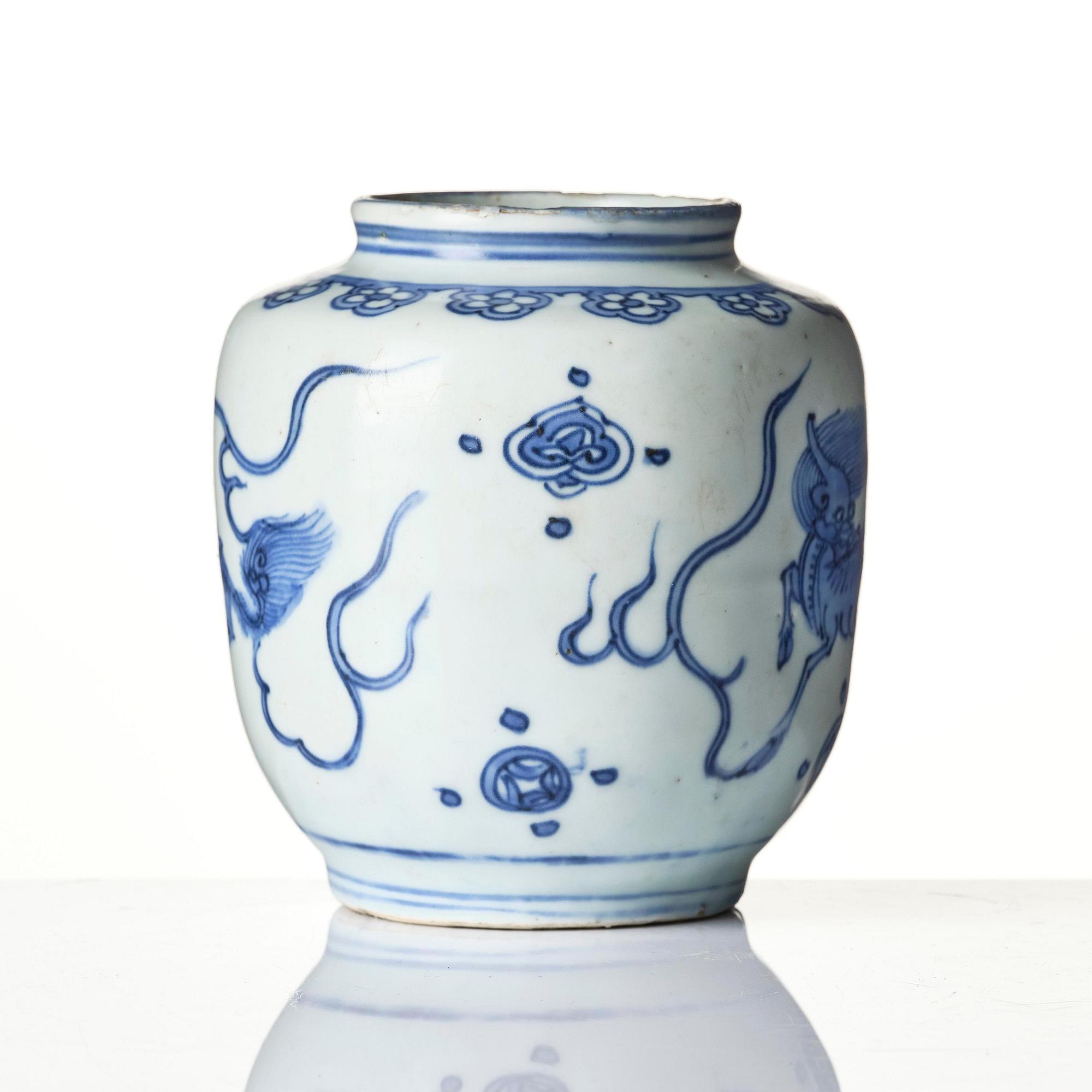 A blue and white jar, Ming dynasty, Jiajing (1522-1566).