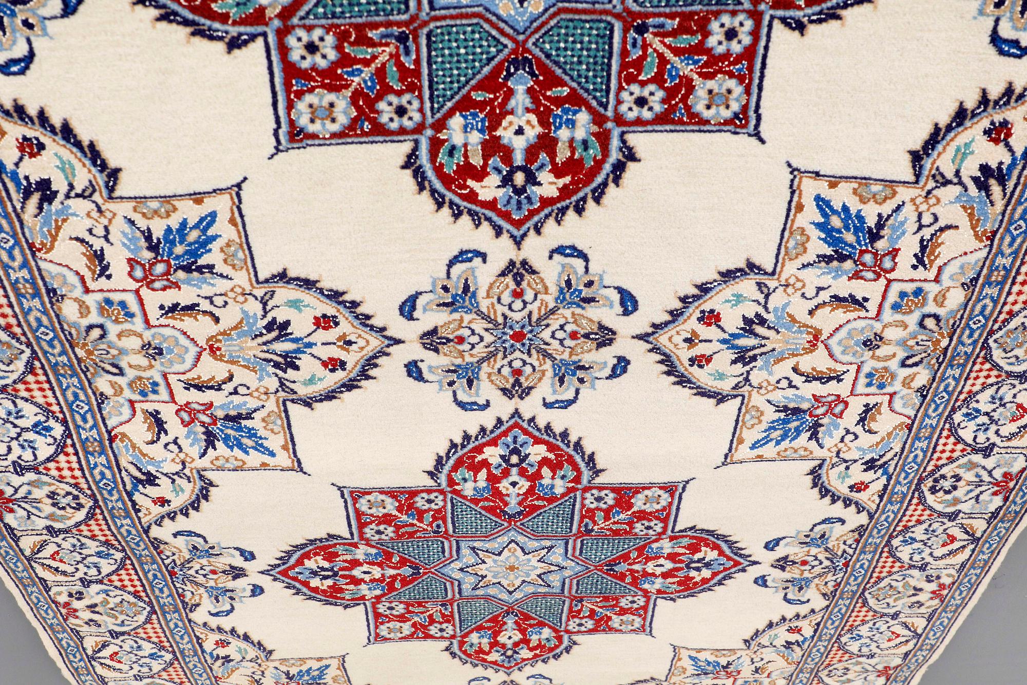 A RUNNER, Nain part silk , so called 9LAA, 300 x 99 cm.