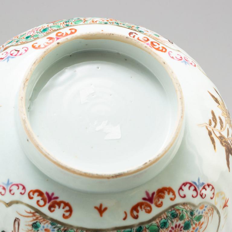 A famille rose export porcelain bowl,