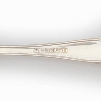 An 118-piece set of 'Chippendale' silver cutlery, Finnish hallmarks. In cutlery box.