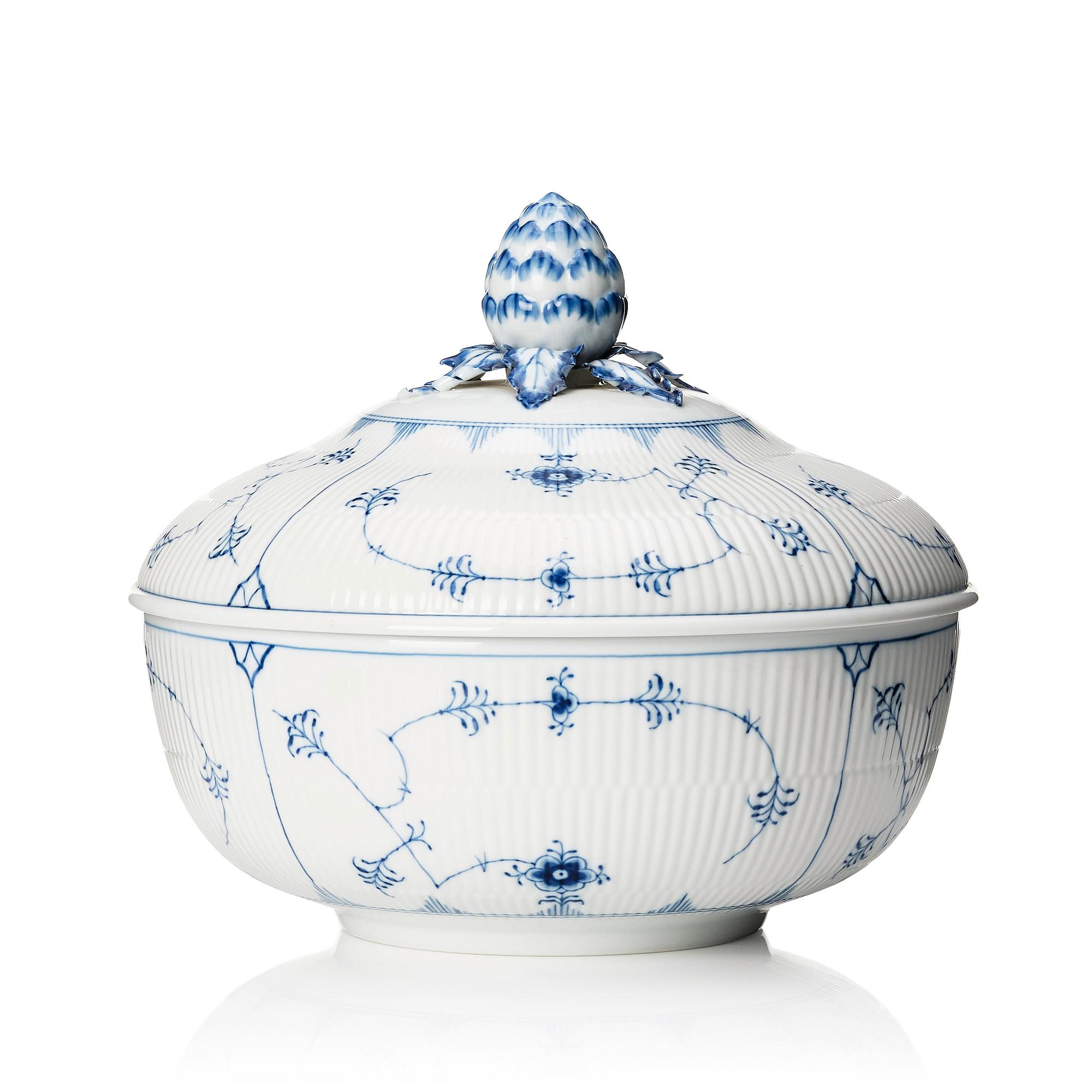 A large jubilee Punch Bowl with cover, Royal Copenhagen, 'Musselmalet', 1999.