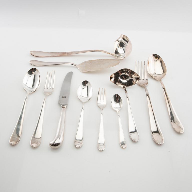 Bestick ca 77 dlr ur IKEA:s 1700-talets-serie nysilver  sent 1900-tal.