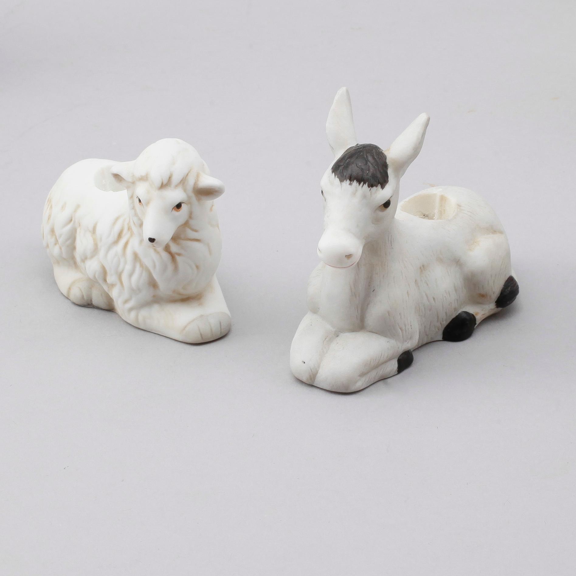 JULKRUBBA, 15 delar, porslin, efter Jenny Nyström, Kalmar Länsmuseum.