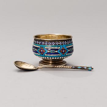 A RUSSIAN SILVER AND ENAMEL SALT CELLAR AND SPOON, Moscow 1895 and ca 1900, Prokopi Nikitin, spoon hallmarked BA.