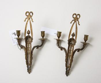 APPLIQUER, två par, Louis XVI-stil, mässing resp rokokostil.
