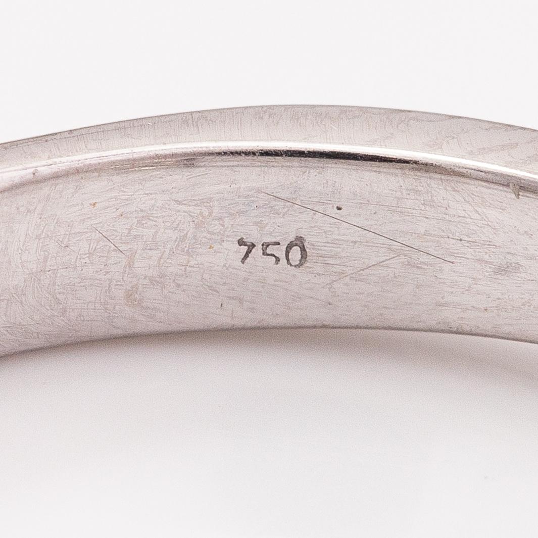 An 18K white gold ring with a ca. 1.01 ct diamond according to certificate.